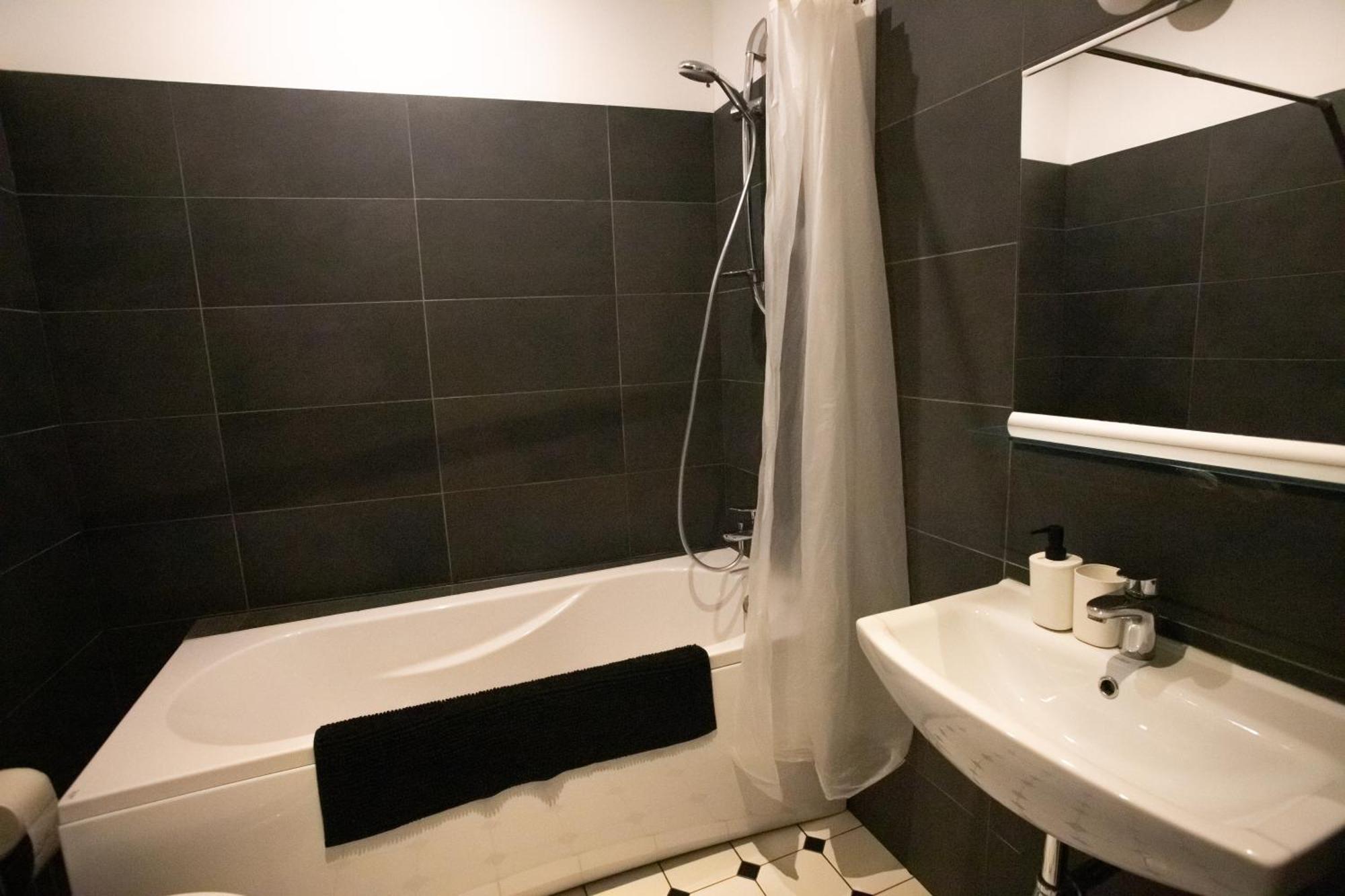 Greystone Suites & Apartments Riga Oda fotoğraf